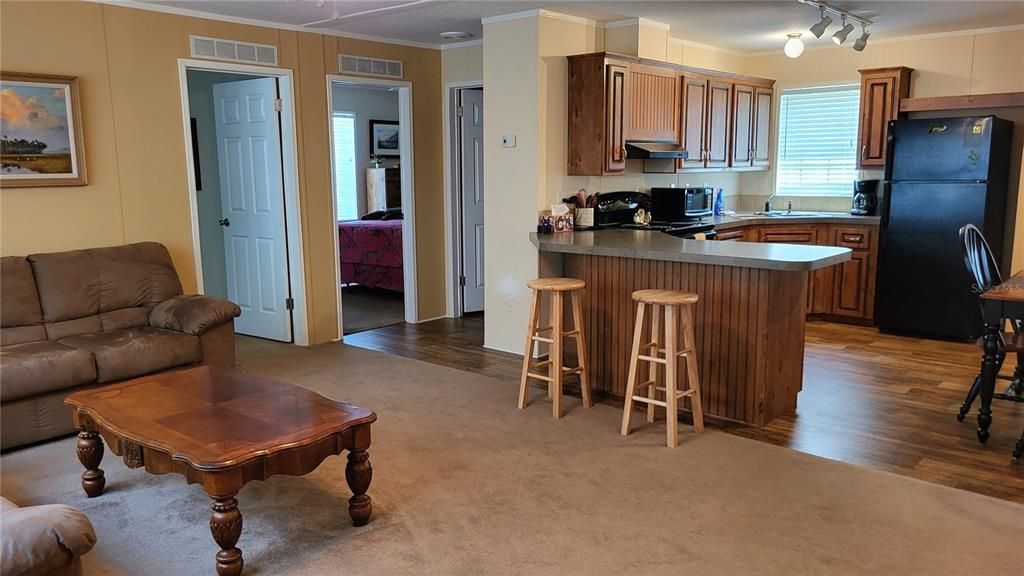 Active With Contract: $205,000 (3 beds, 2 baths, 1215 Square Feet)