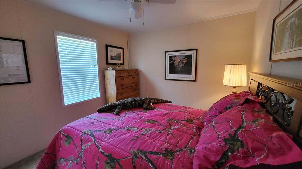 Active With Contract: $205,000 (3 beds, 2 baths, 1215 Square Feet)