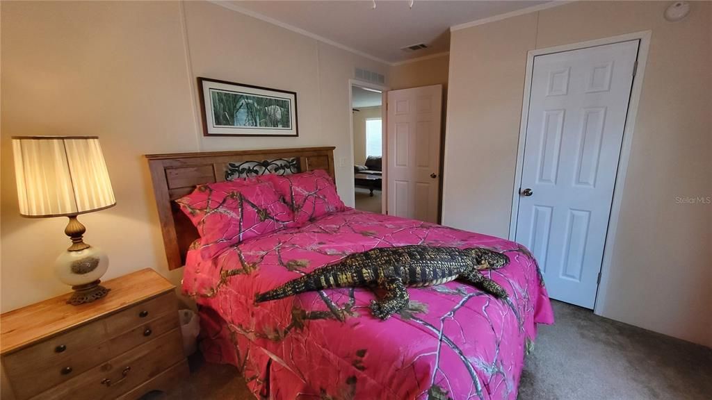 Active With Contract: $205,000 (3 beds, 2 baths, 1215 Square Feet)