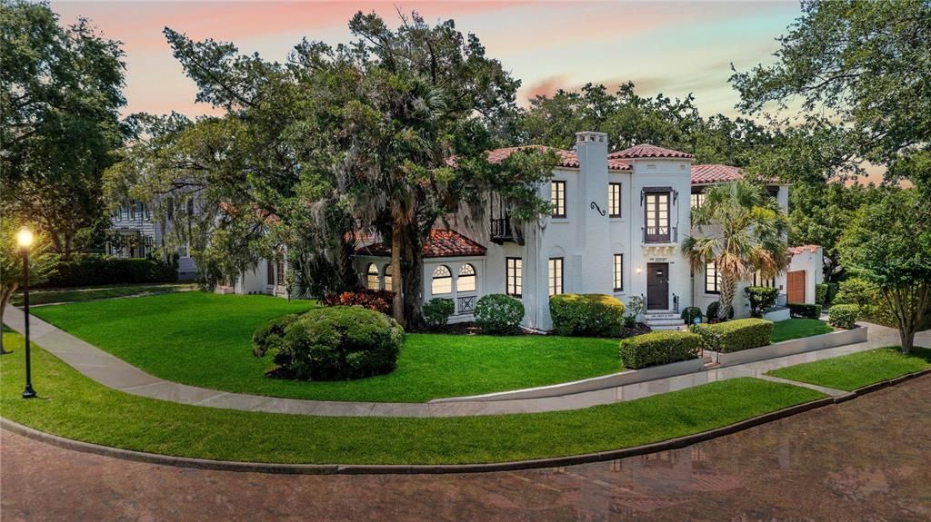 Recently Sold: $1,200,000 (4 beds, 3 baths, 3545 Square Feet)