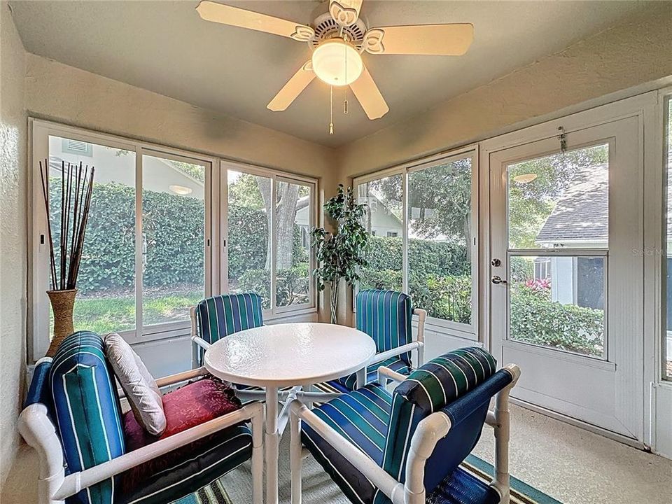 На продажу: $294,999 (2 спален, 2 ванн, 1394 Квадратных фут)