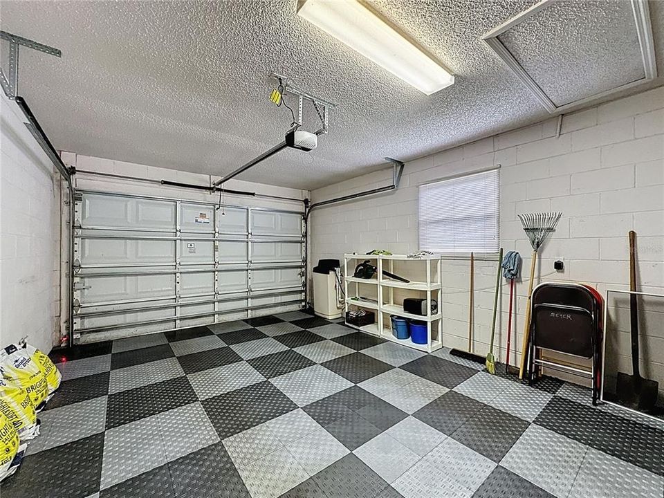 На продажу: $294,999 (2 спален, 2 ванн, 1394 Квадратных фут)