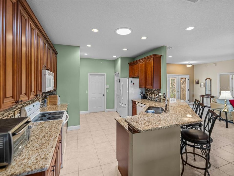 待售: $299,900 (2 贝兹, 2 浴室, 1860 平方英尺)