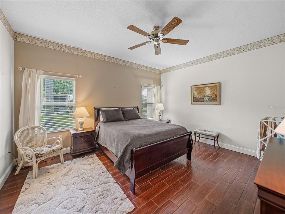 待售: $299,900 (2 贝兹, 2 浴室, 1860 平方英尺)