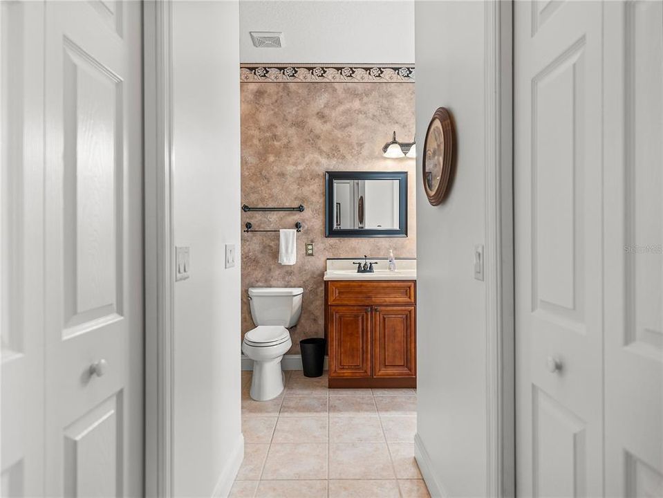 待售: $299,900 (2 贝兹, 2 浴室, 1860 平方英尺)