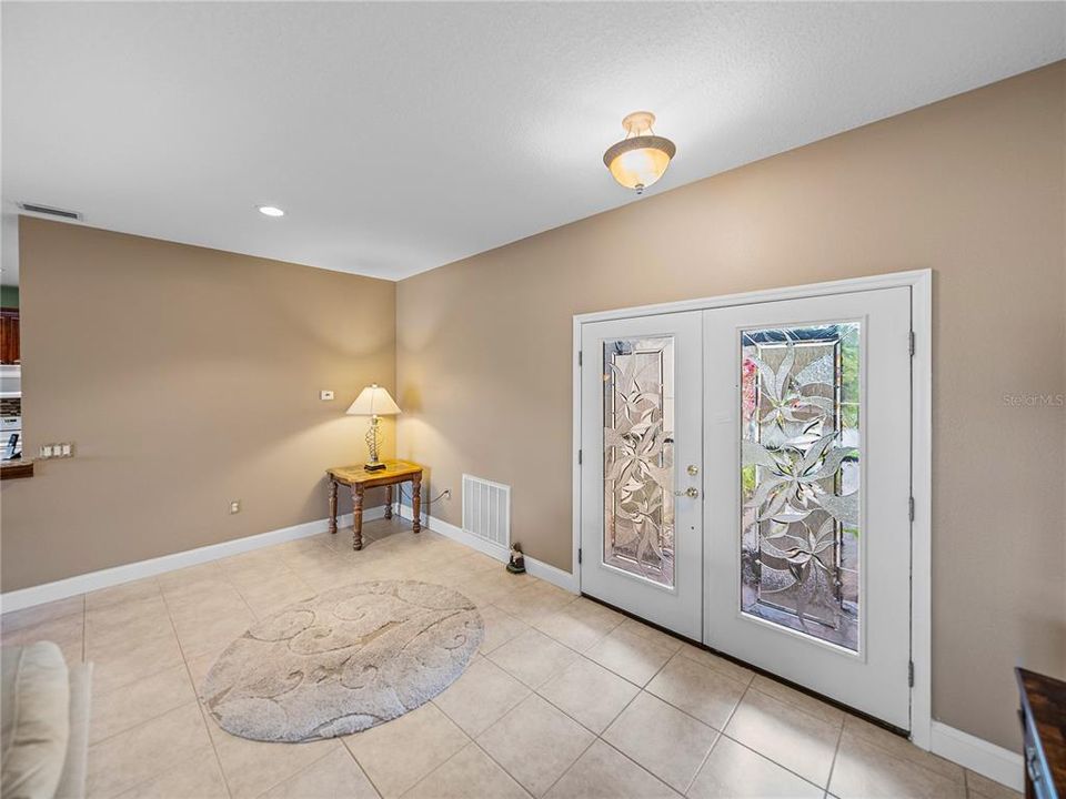 待售: $299,900 (2 贝兹, 2 浴室, 1860 平方英尺)