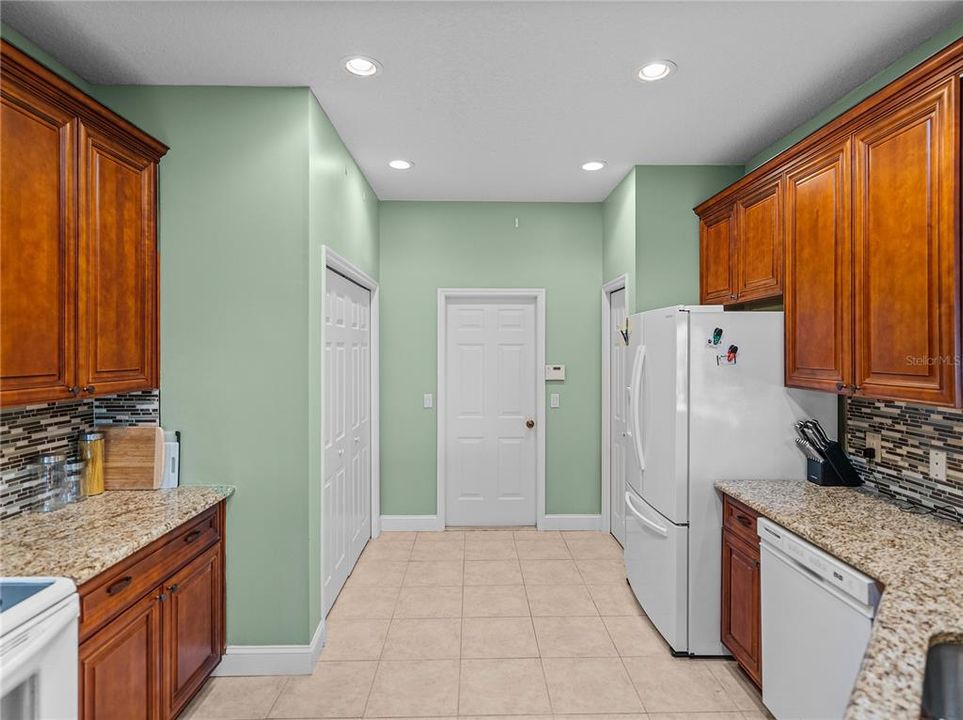 待售: $299,900 (2 贝兹, 2 浴室, 1860 平方英尺)