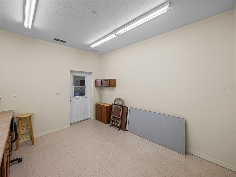 待售: $299,900 (2 贝兹, 2 浴室, 1860 平方英尺)