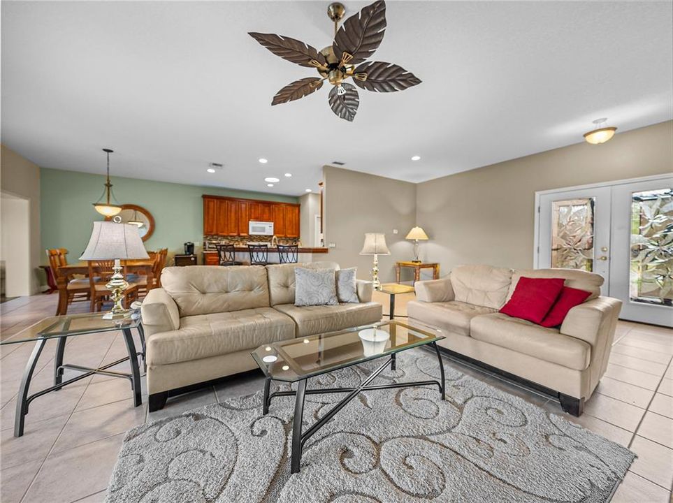 待售: $299,900 (2 贝兹, 2 浴室, 1860 平方英尺)