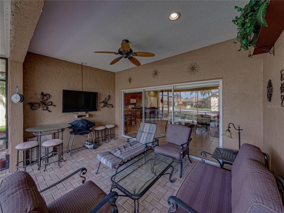 待售: $299,900 (2 贝兹, 2 浴室, 1860 平方英尺)