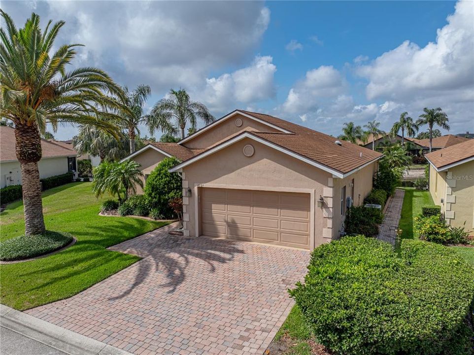 待售: $299,900 (2 贝兹, 2 浴室, 1860 平方英尺)