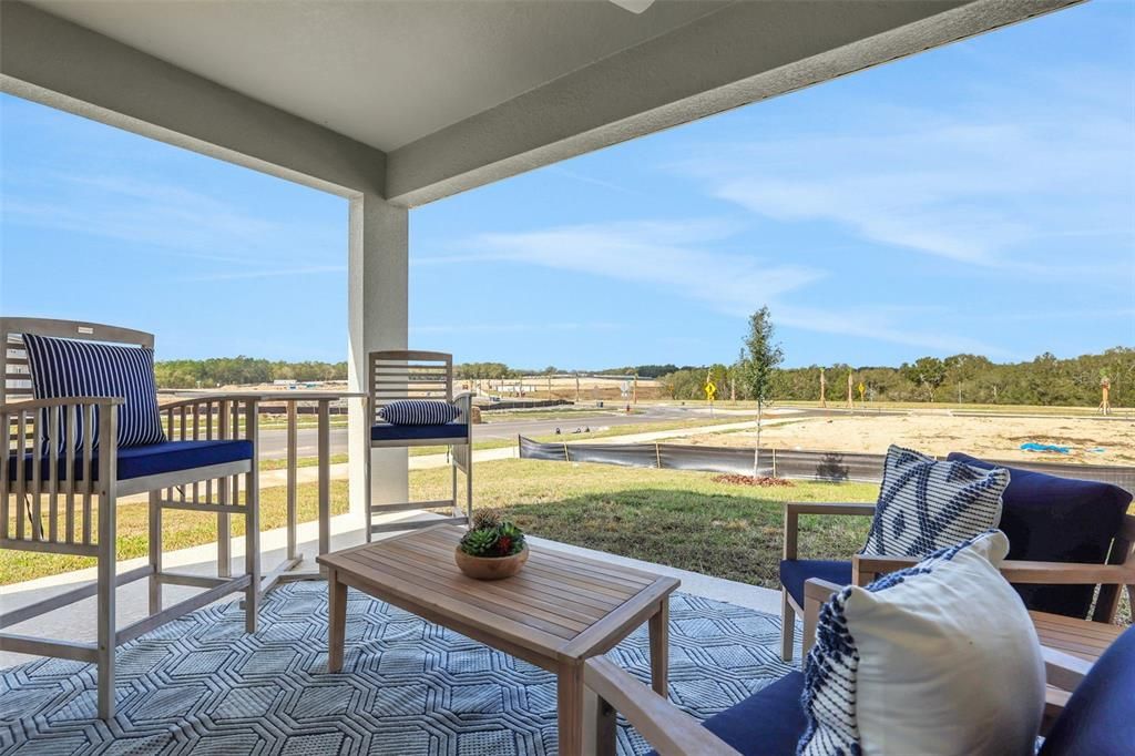 Active With Contract: $670,602 (5 beds, 3 baths, 3076 Square Feet)