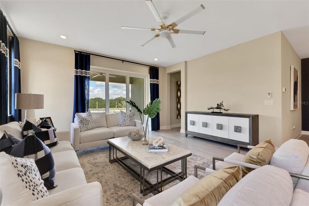 Active With Contract: $670,602 (5 beds, 3 baths, 3076 Square Feet)