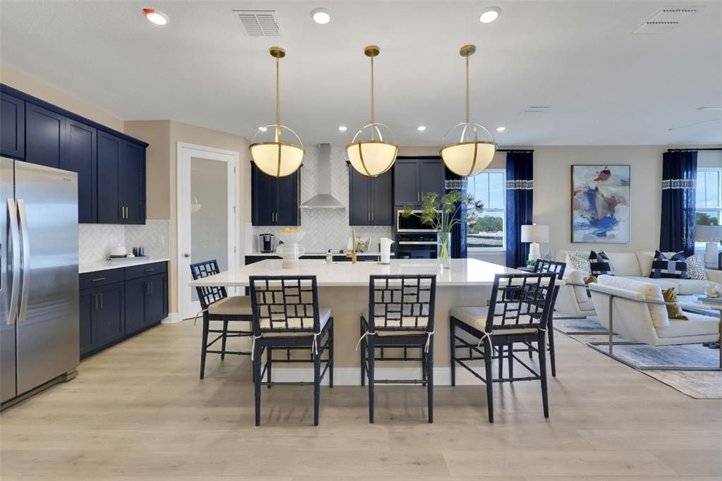 Active With Contract: $670,602 (5 beds, 3 baths, 3076 Square Feet)