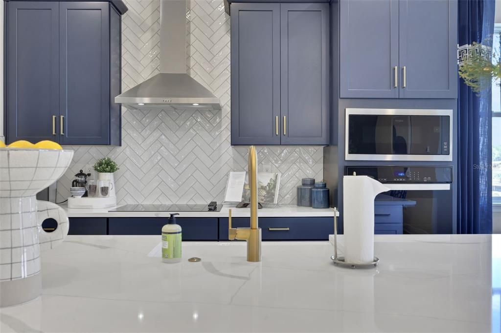 Active With Contract: $670,602 (5 beds, 3 baths, 3076 Square Feet)