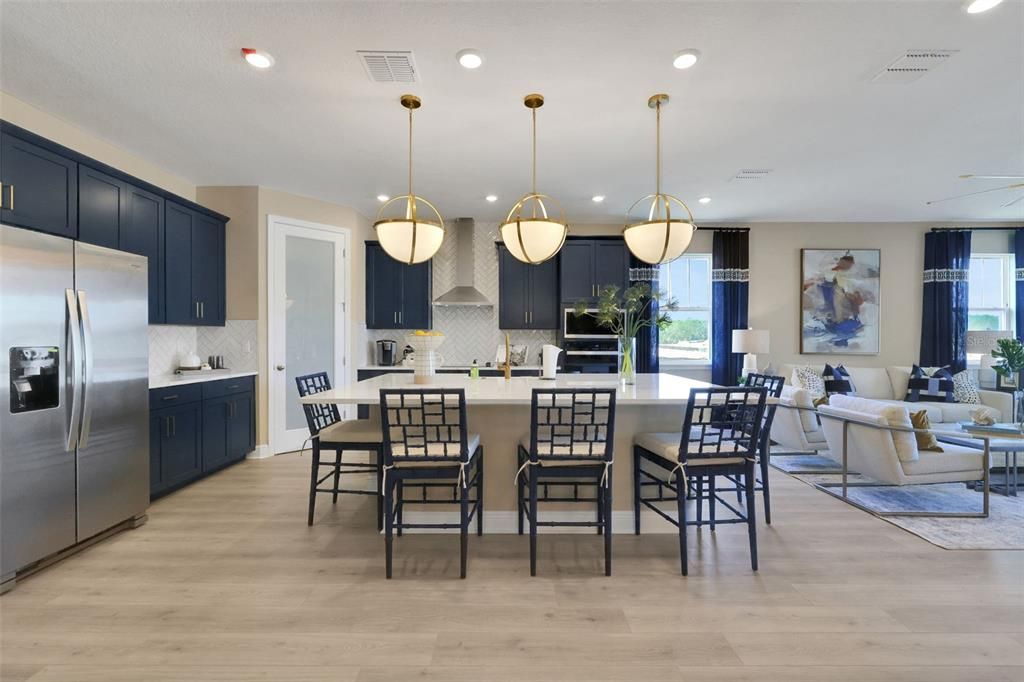 Active With Contract: $670,602 (5 beds, 3 baths, 3076 Square Feet)