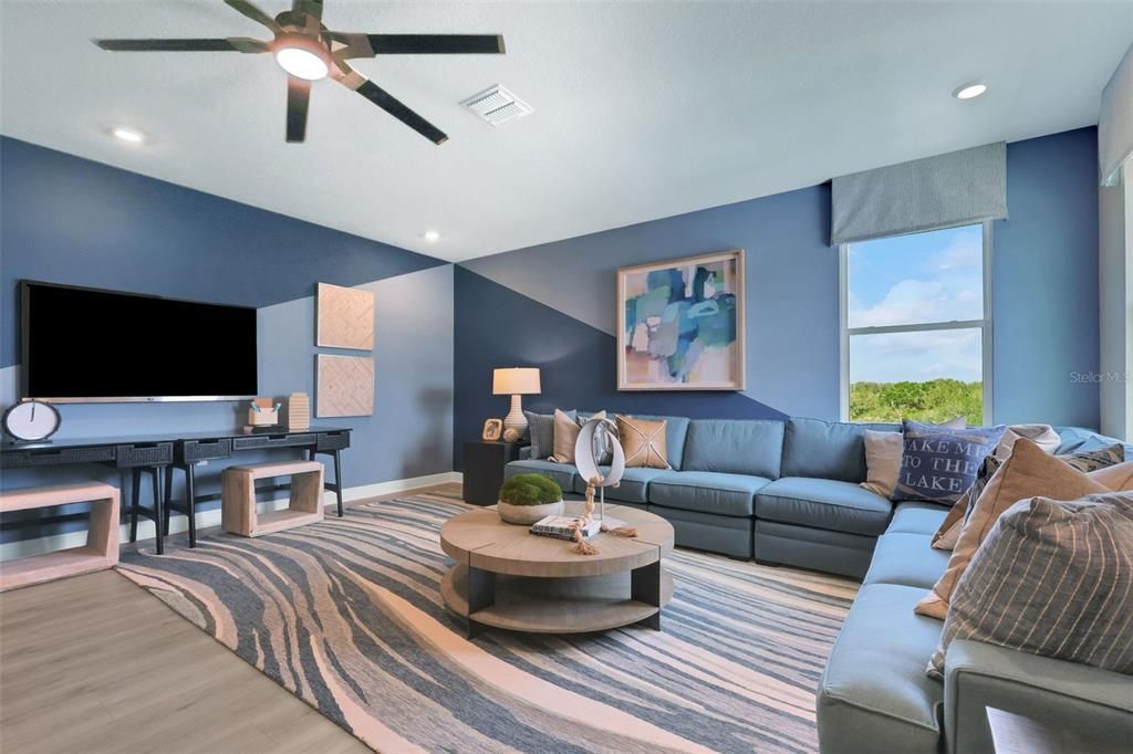 Active With Contract: $670,602 (5 beds, 3 baths, 3076 Square Feet)