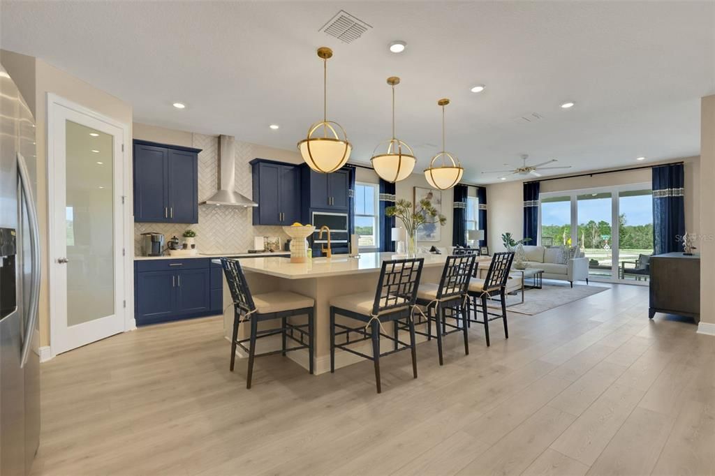 Active With Contract: $670,602 (5 beds, 3 baths, 3076 Square Feet)