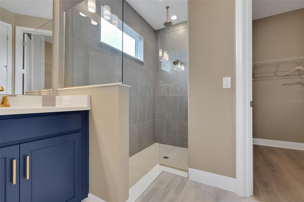 Active With Contract: $670,602 (5 beds, 3 baths, 3076 Square Feet)