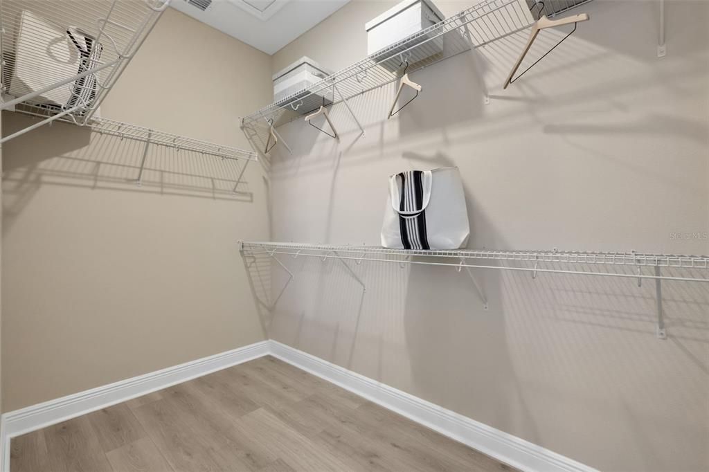 Active With Contract: $670,602 (5 beds, 3 baths, 3076 Square Feet)