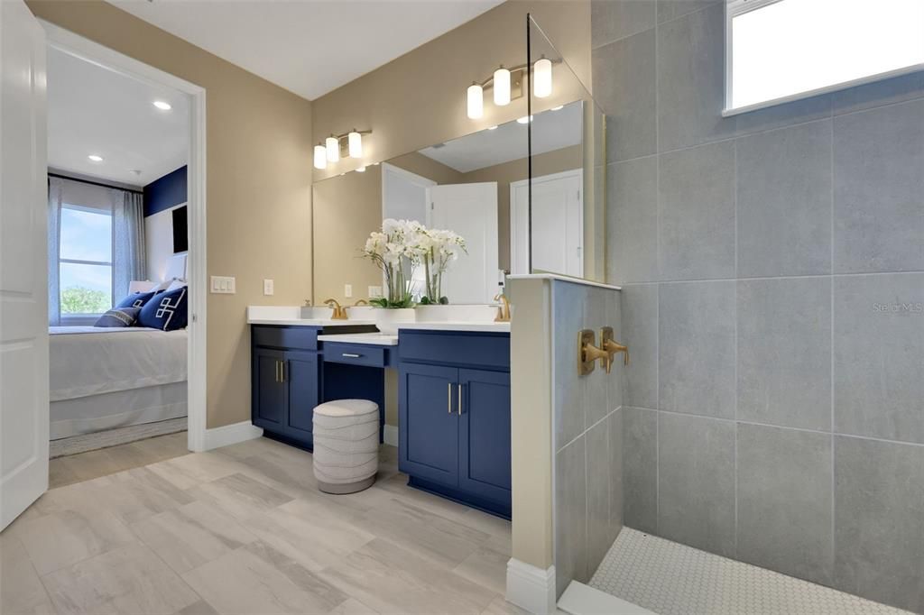 Active With Contract: $670,602 (5 beds, 3 baths, 3076 Square Feet)