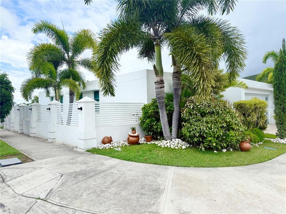 Recently Sold: $295,000 (4 beds, 2 baths, 2000 Square Feet)