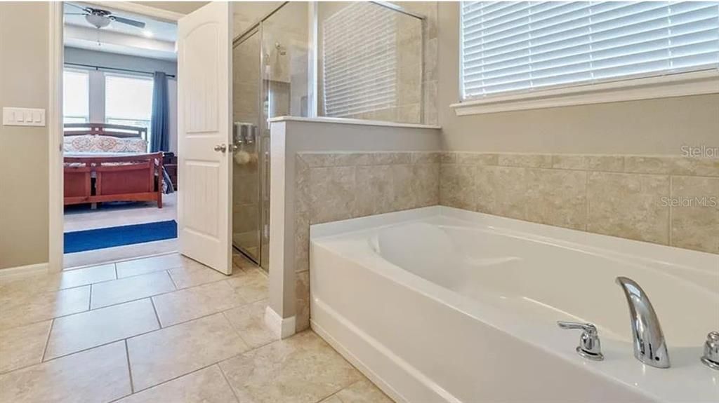 Active With Contract: $2,299 (4 beds, 3 baths, 2105 Square Feet)