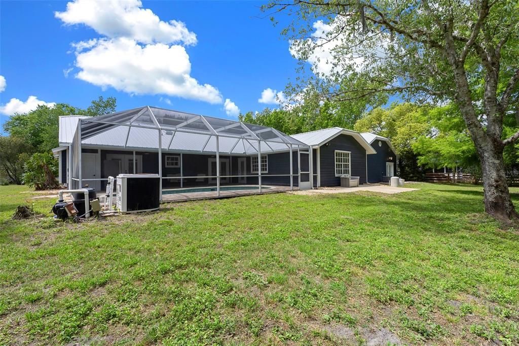 合同活跃: $700,000 (3 贝兹, 2 浴室, 2270 平方英尺)