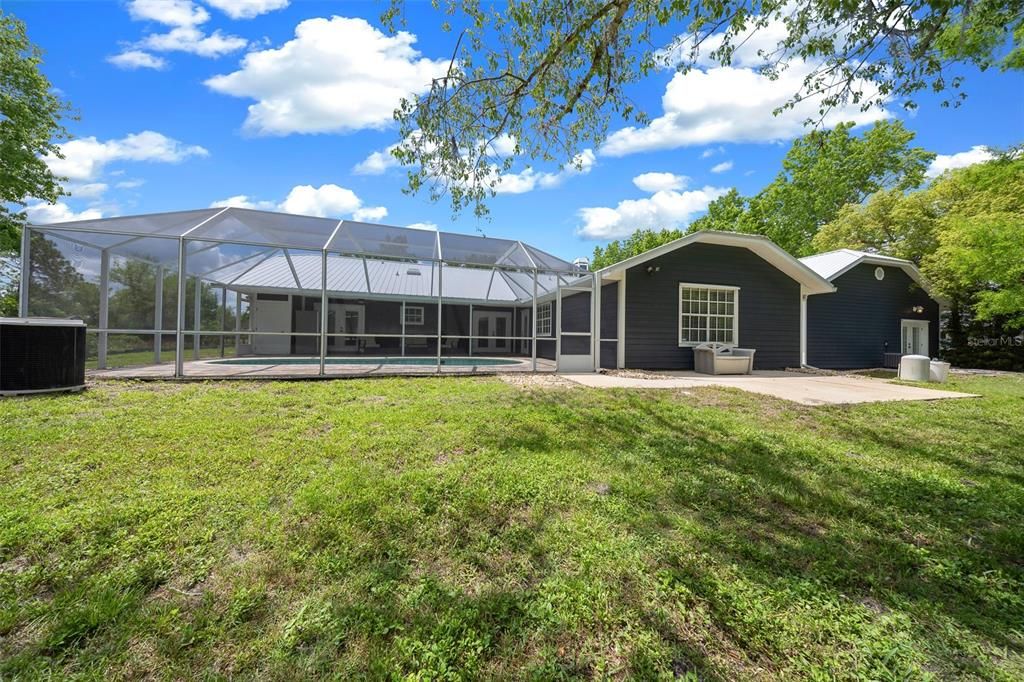 合同活跃: $700,000 (3 贝兹, 2 浴室, 2270 平方英尺)