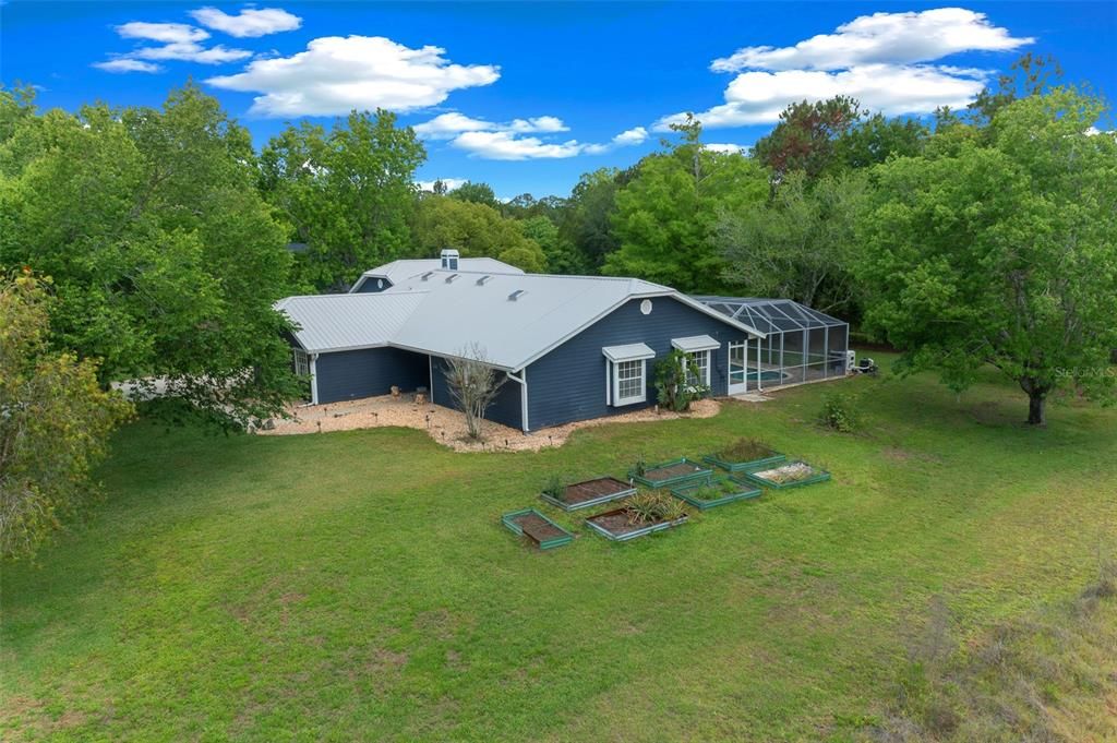 合同活跃: $700,000 (3 贝兹, 2 浴室, 2270 平方英尺)