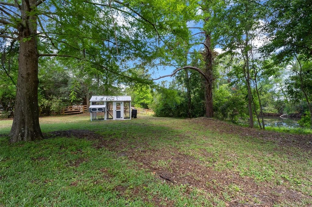 合同活跃: $700,000 (3 贝兹, 2 浴室, 2270 平方英尺)