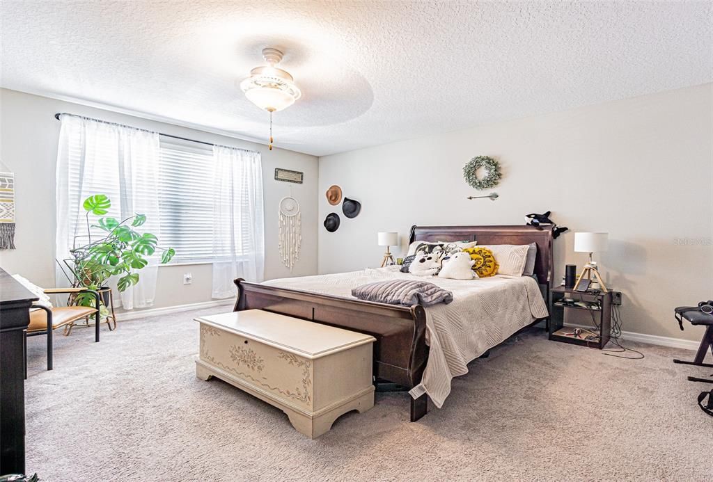 Active With Contract: $429,000 (6 beds, 3 baths, 2614 Square Feet)