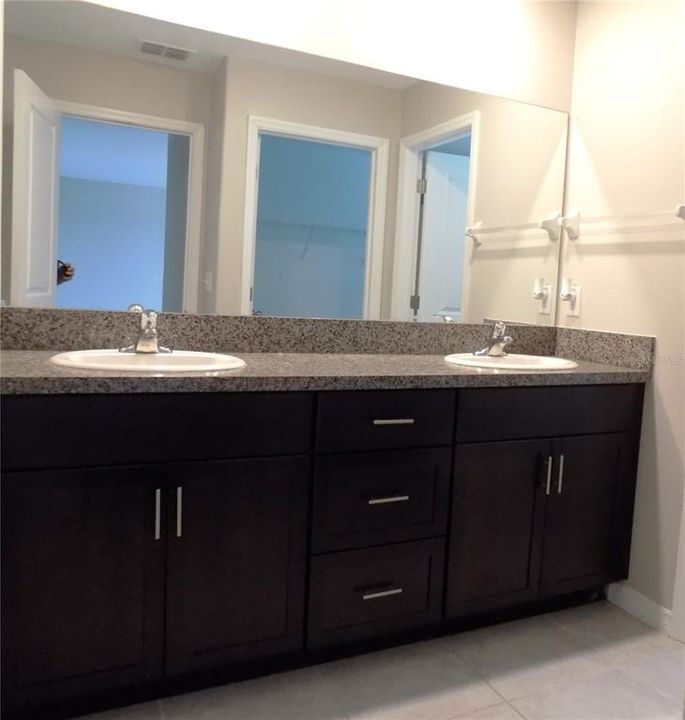 Active With Contract: $429,000 (6 beds, 3 baths, 2614 Square Feet)