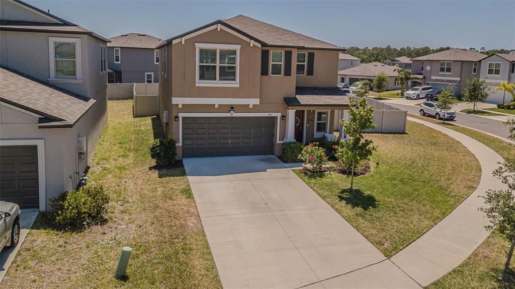 Active With Contract: $429,000 (6 beds, 3 baths, 2614 Square Feet)