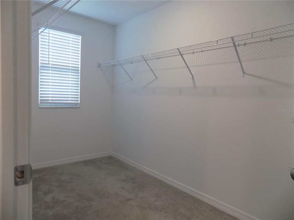 Active With Contract: $429,000 (6 beds, 3 baths, 2614 Square Feet)