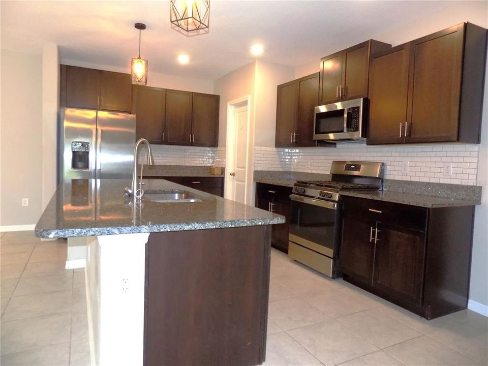 Active With Contract: $429,000 (6 beds, 3 baths, 2614 Square Feet)