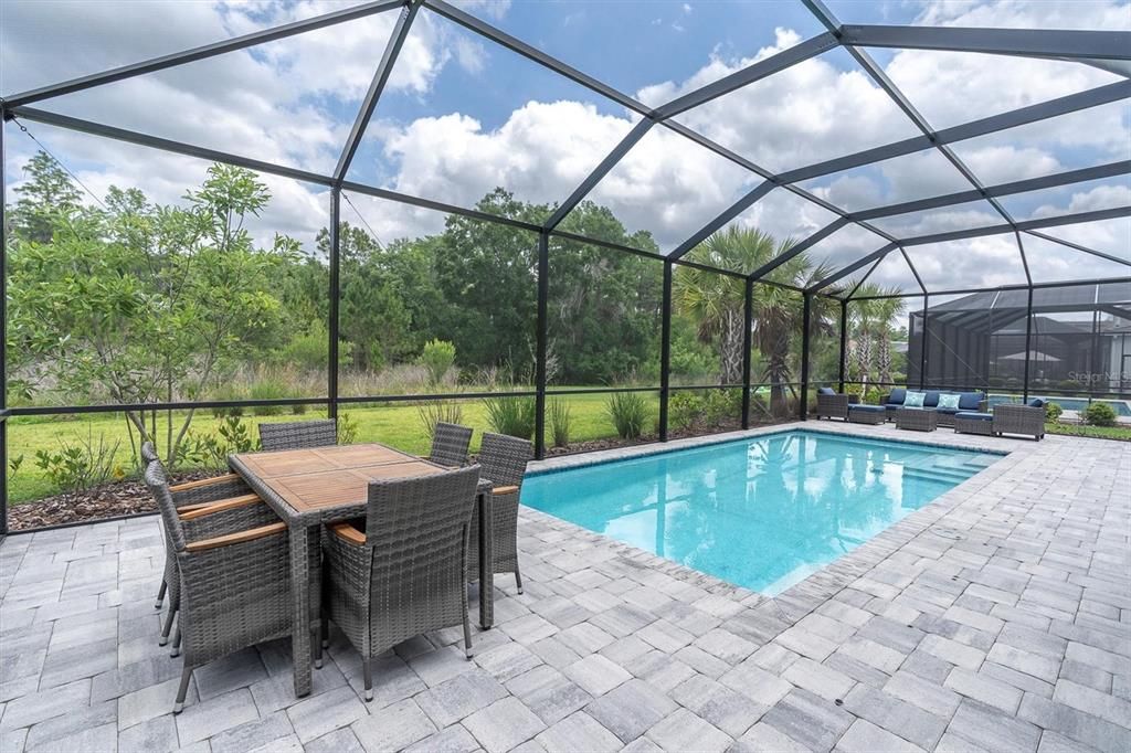 Под контрактом: $1,085,000 (5 спален, 4 ванн, 3457 Квадратных фут)