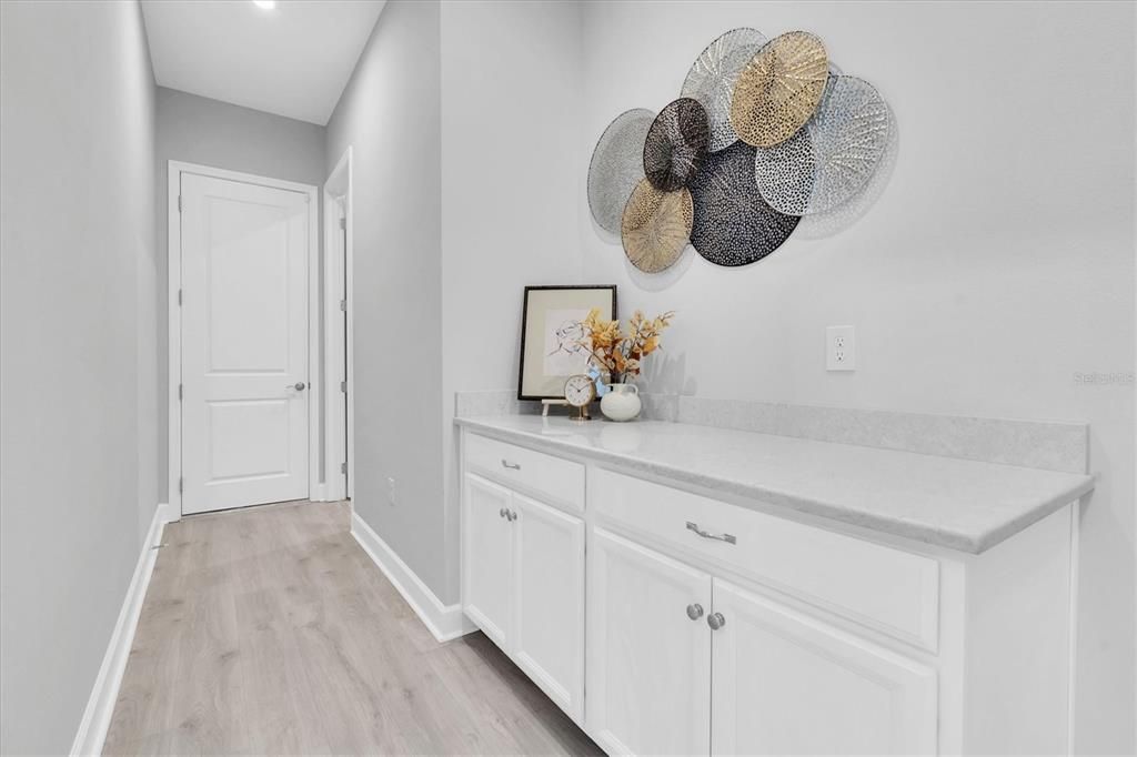 Под контрактом: $1,085,000 (5 спален, 4 ванн, 3457 Квадратных фут)