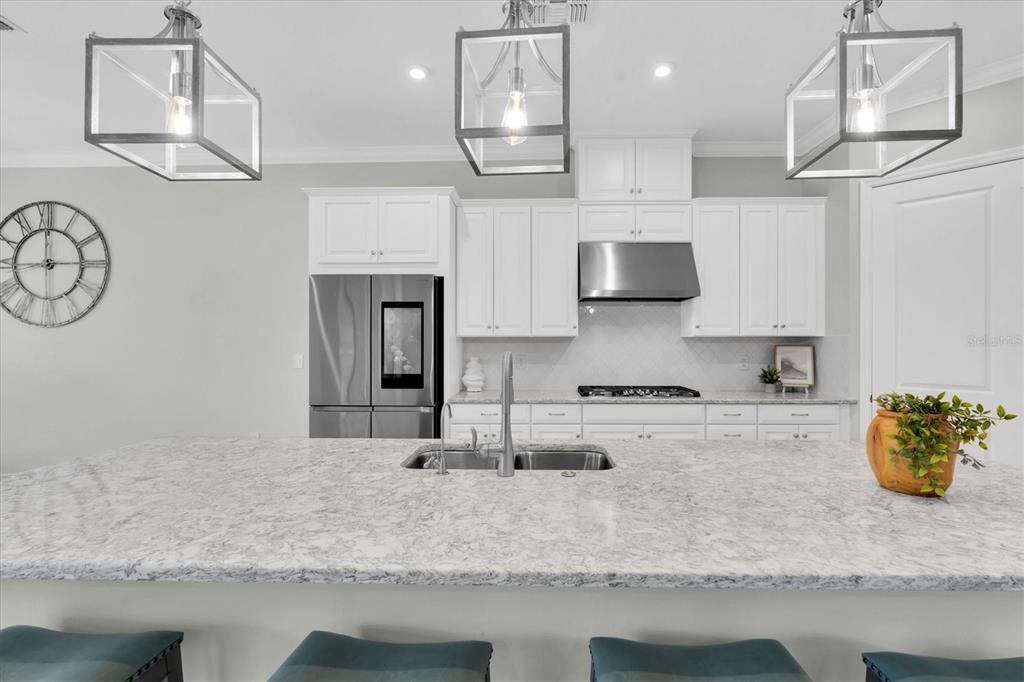 Под контрактом: $1,085,000 (5 спален, 4 ванн, 3457 Квадратных фут)