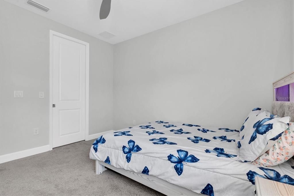 Под контрактом: $1,085,000 (5 спален, 4 ванн, 3457 Квадратных фут)