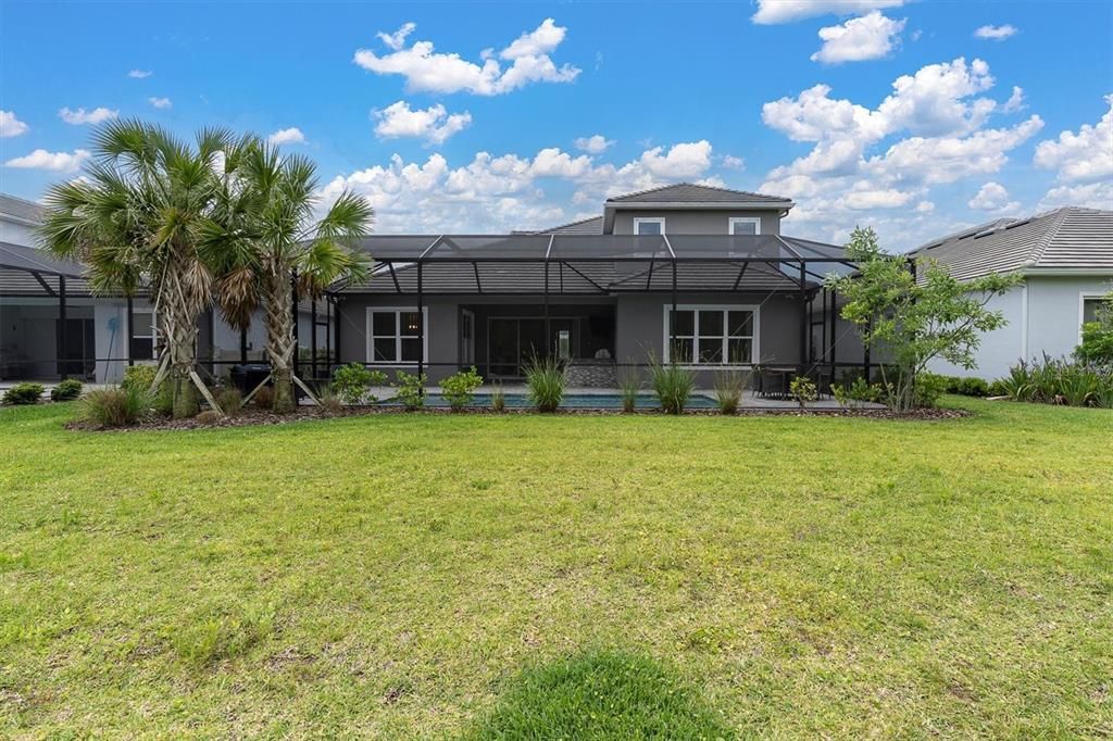 Под контрактом: $1,085,000 (5 спален, 4 ванн, 3457 Квадратных фут)