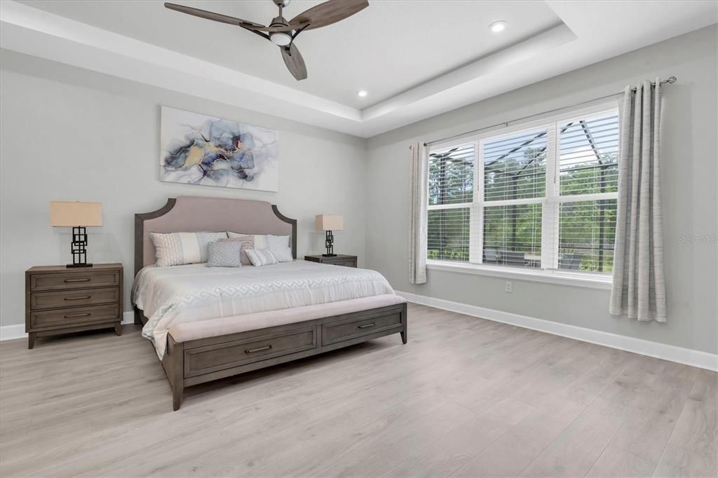 Под контрактом: $1,085,000 (5 спален, 4 ванн, 3457 Квадратных фут)