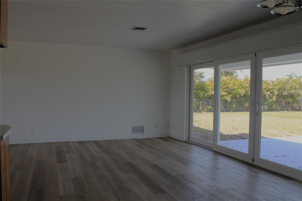 En Renta: $1,800 (3 camas, 2 baños, 1511 Pies cuadrados)