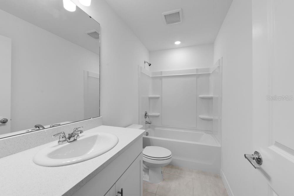 For Sale: $325,000 (3 beds, 2 baths, 1373 Square Feet)