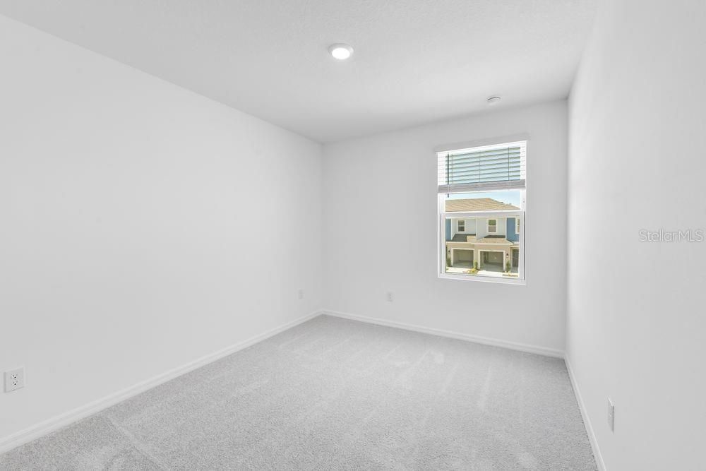 For Sale: $325,000 (3 beds, 2 baths, 1373 Square Feet)