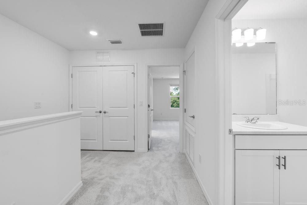 For Sale: $325,000 (3 beds, 2 baths, 1373 Square Feet)