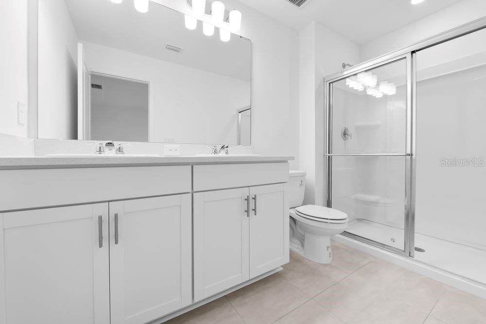 For Sale: $325,000 (3 beds, 2 baths, 1373 Square Feet)