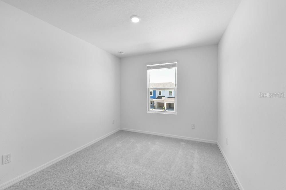 For Sale: $325,000 (3 beds, 2 baths, 1373 Square Feet)