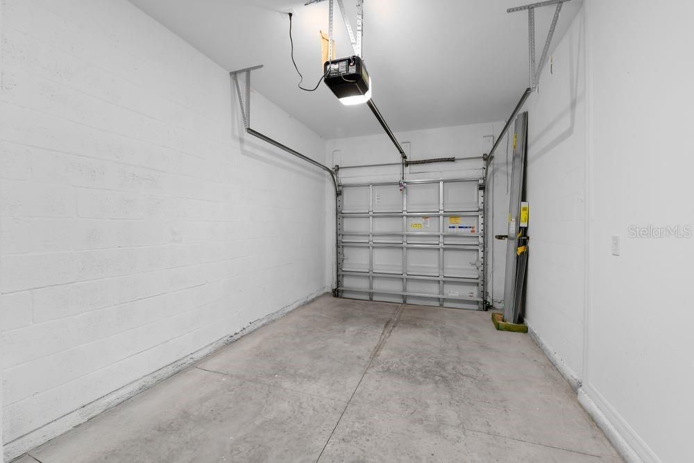 For Sale: $325,000 (3 beds, 2 baths, 1373 Square Feet)