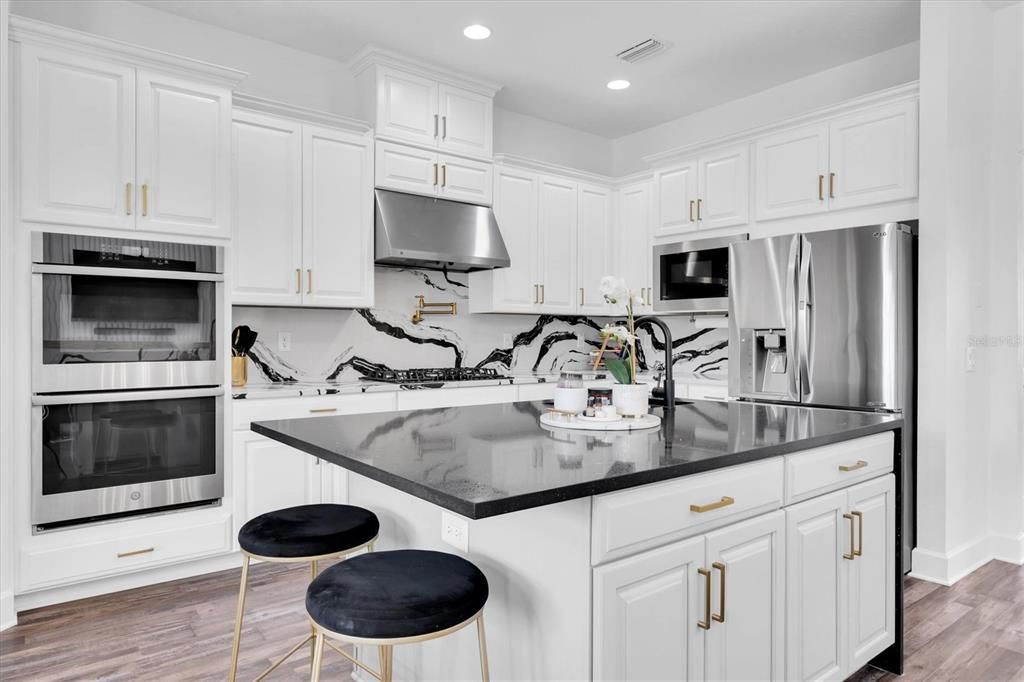 Active With Contract: $1,200,000 (6 beds, 3 baths, 4181 Square Feet)